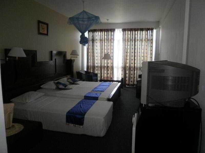 Peacock Beach Hotel Hambantota Luaran gambar