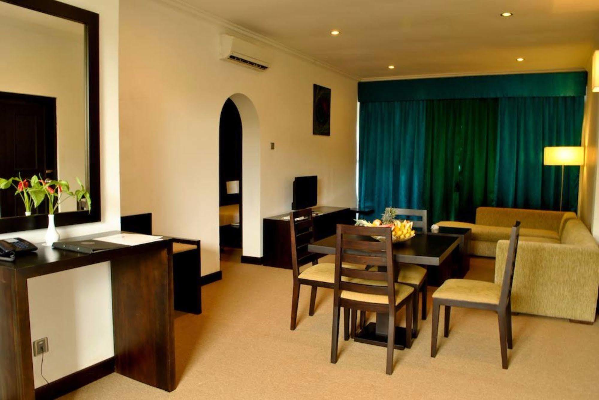 Peacock Beach Hotel Hambantota Luaran gambar