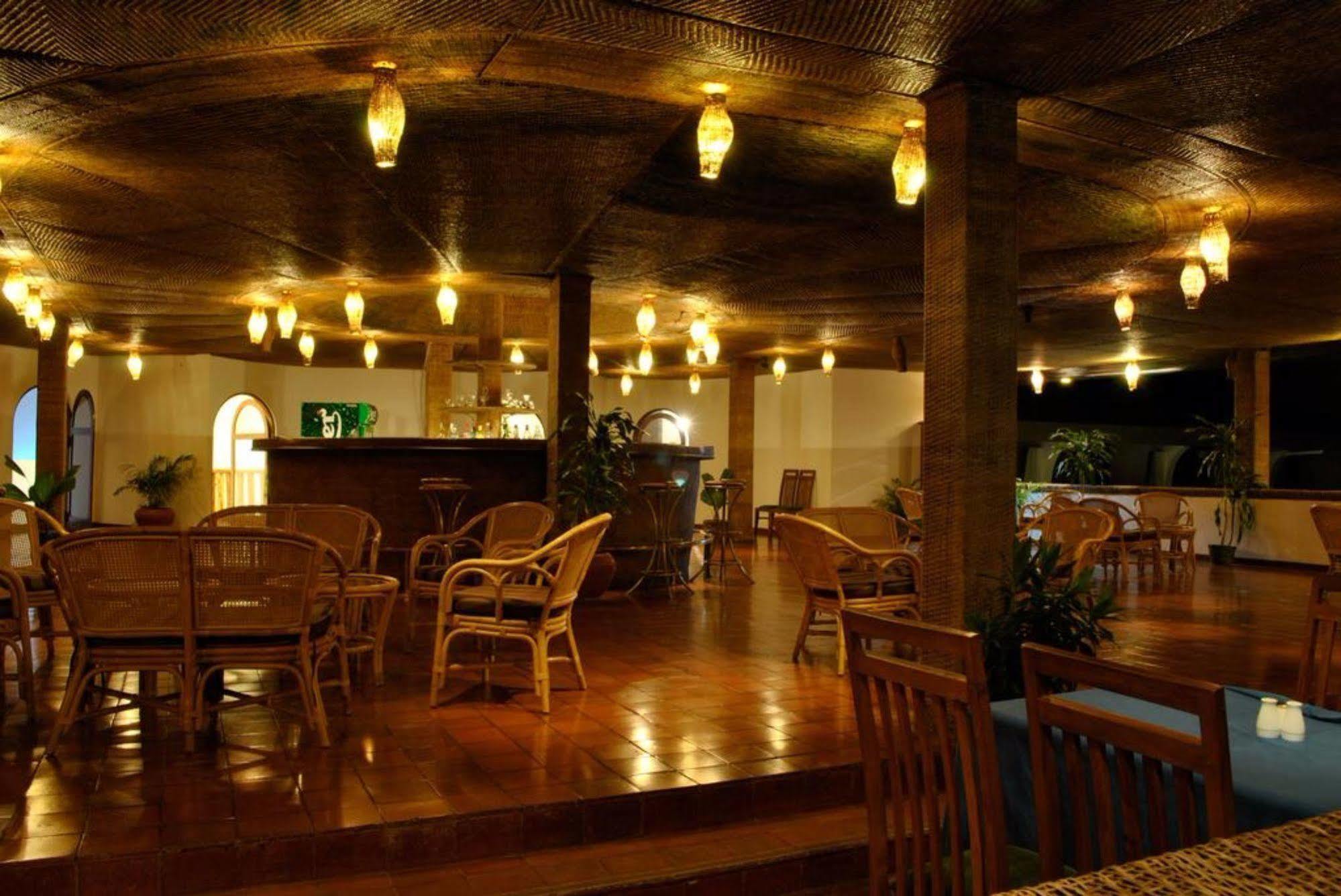 Peacock Beach Hotel Hambantota Luaran gambar