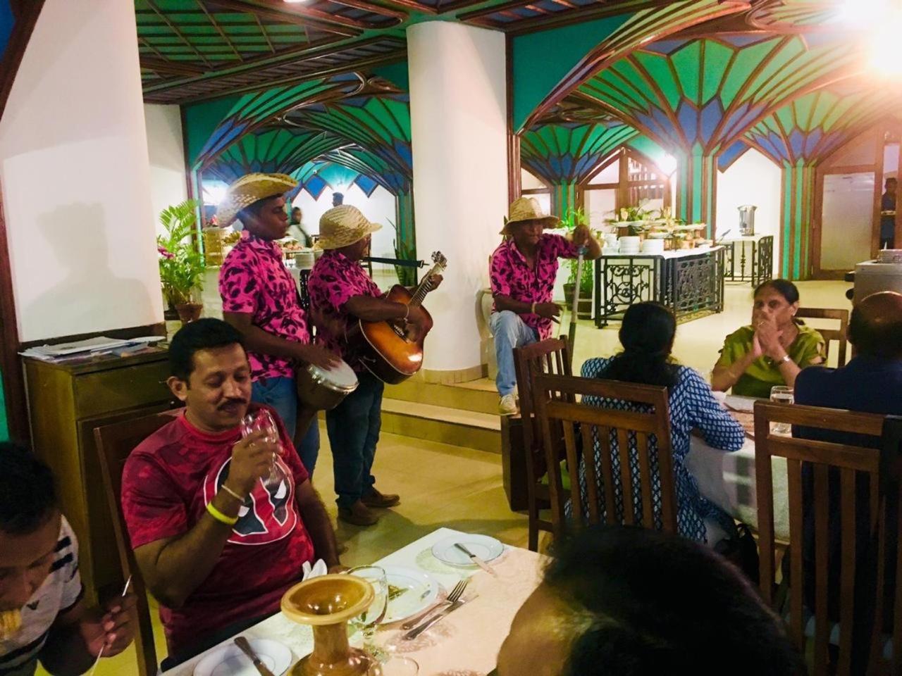 Peacock Beach Hotel Hambantota Luaran gambar